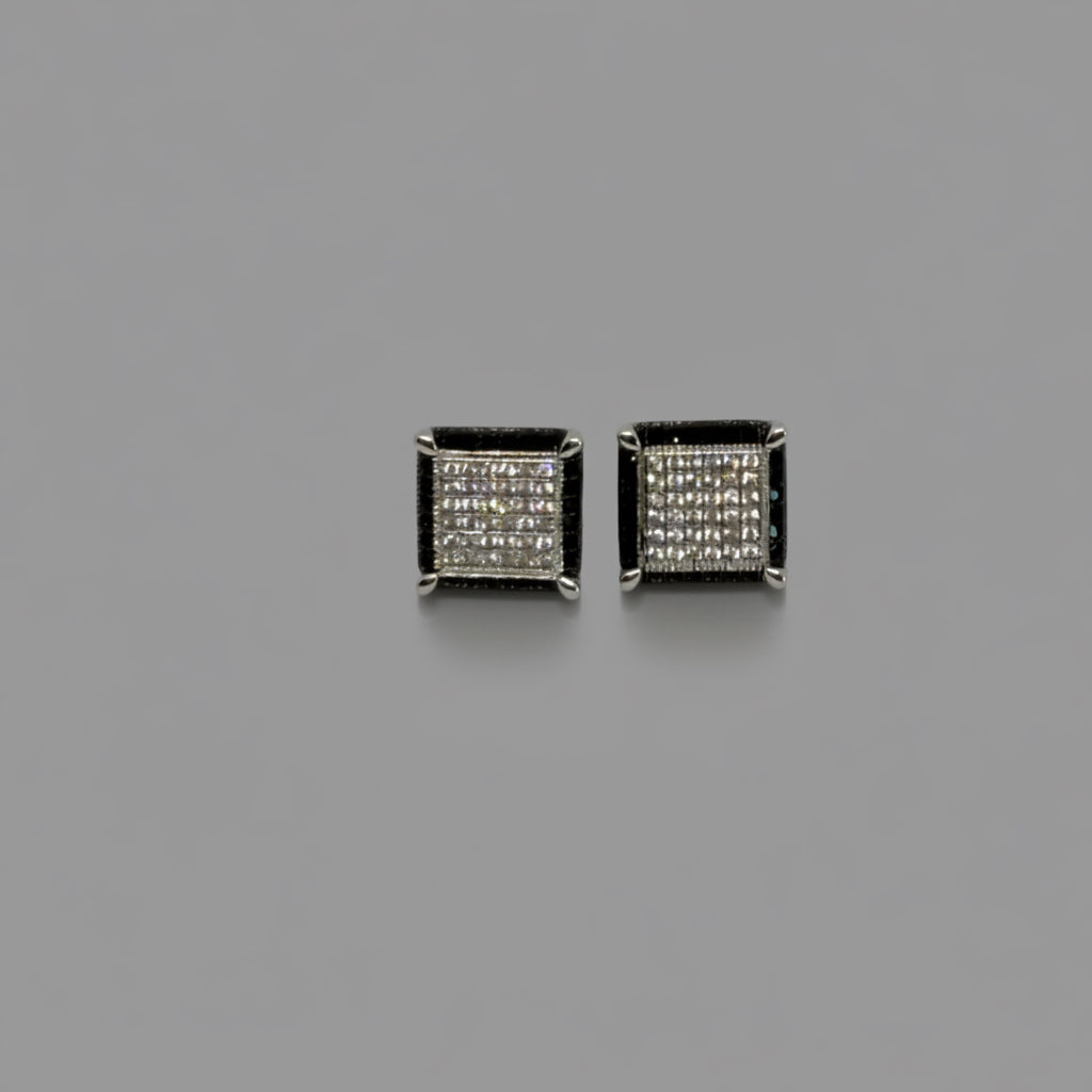 Men's Two-Tone Black & Silver Square Stud Earrings / Aretes de Hombre Cuadrados Bicolor Negro y Plata