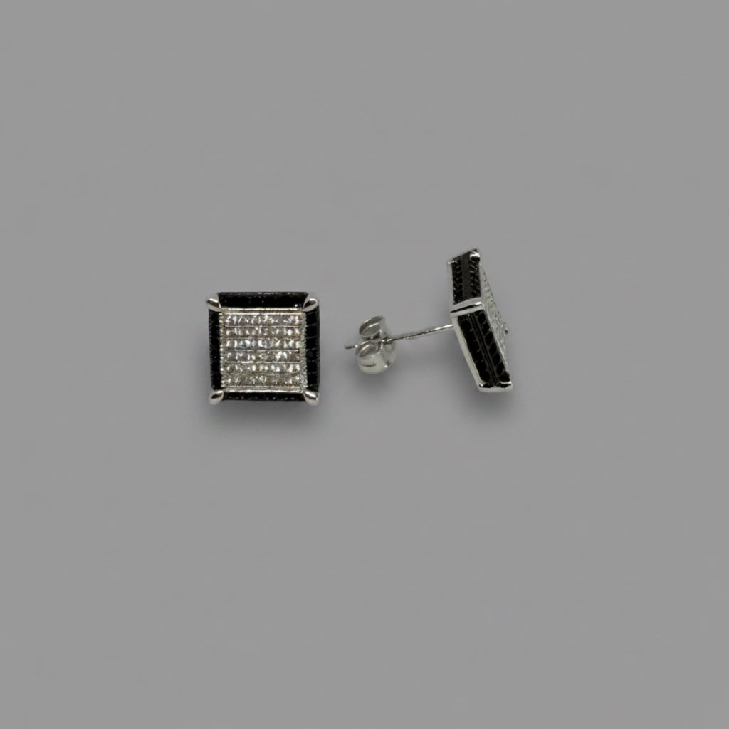 Men's Two-Tone Black & Silver Square Stud Earrings / Aretes de Hombre Cuadrados Bicolor Negro y Plata
