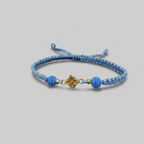 Lucky Clover Bracelet — 18K Gold Charm, Sky Blue | Pulsera Trébol de la Suerte — Oro 18K, Azul Cielo